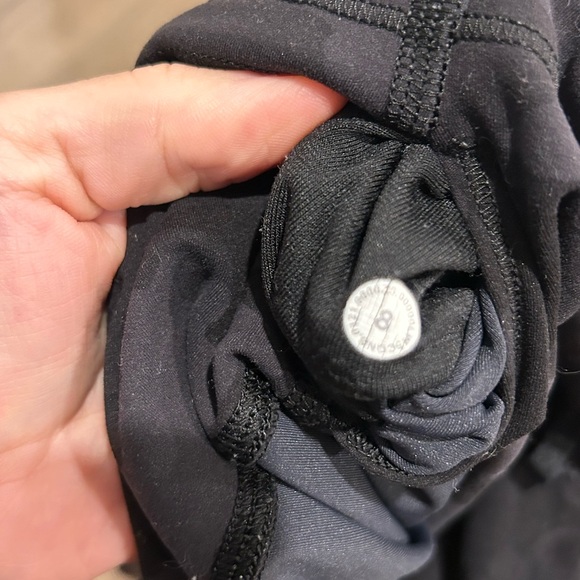 Lululemon Wunder Train High Rise 25” Legging in Camo Deep Coal size 8 - Picture 3 of 4